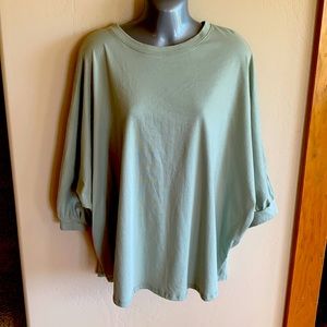 Women blouse blue green solid Tres Bien boutique NWT L balloon sleeve Rounded